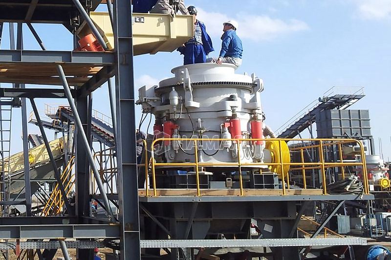 What oil should be used for cone crusher? Gear oil or hydraulic oil?