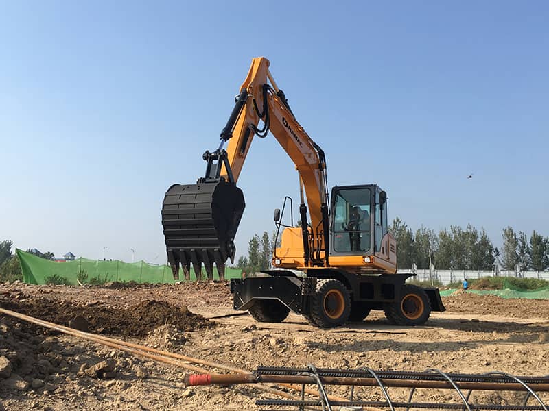 wheeled excavator 827-2